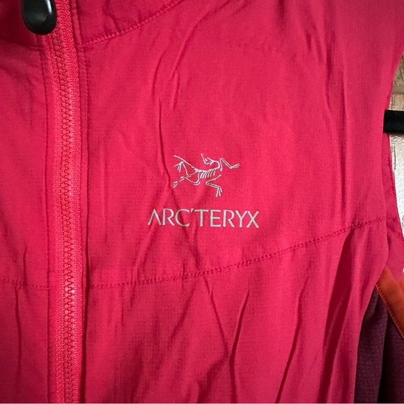 Arc'teryx Atom LT dark pink vest - Picture 2 of 9